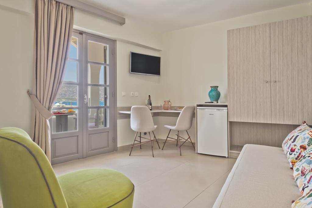 Nereus Luxurious Suites Karpathos Town  Exterior photo